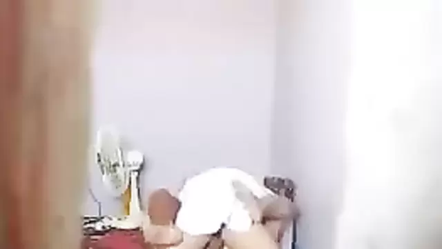 Узбекская пара трахается впервые на камеру