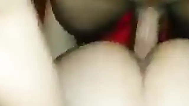 Узбечка с круглой попкой трахается раком