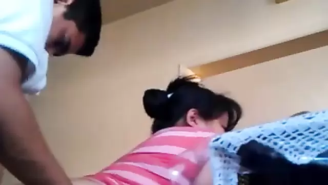 Парень вдул узбекской соседке раком