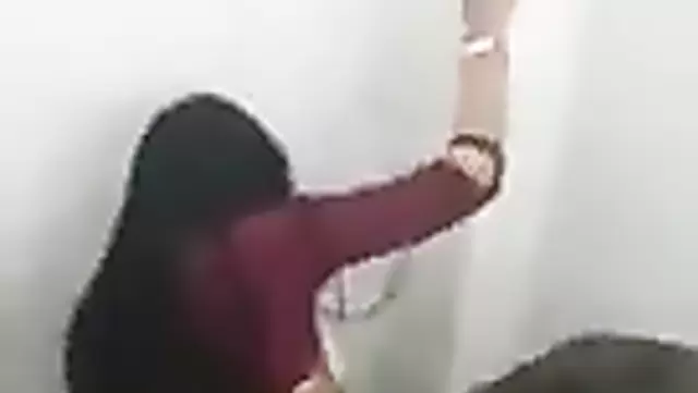 Секс раком в туалете с одетой узбечкой